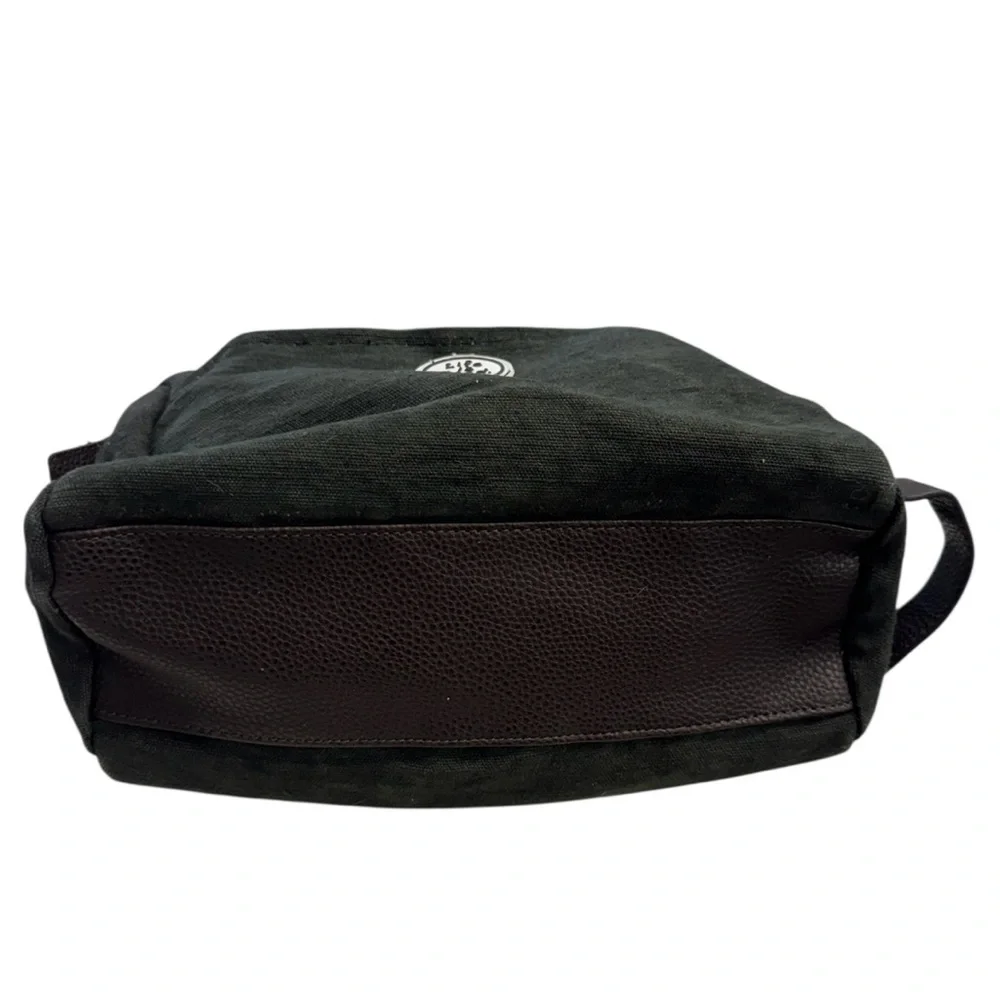 Lucky Brand compact stylish